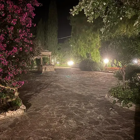 منزل ريفي Essentia Dimora Salento *